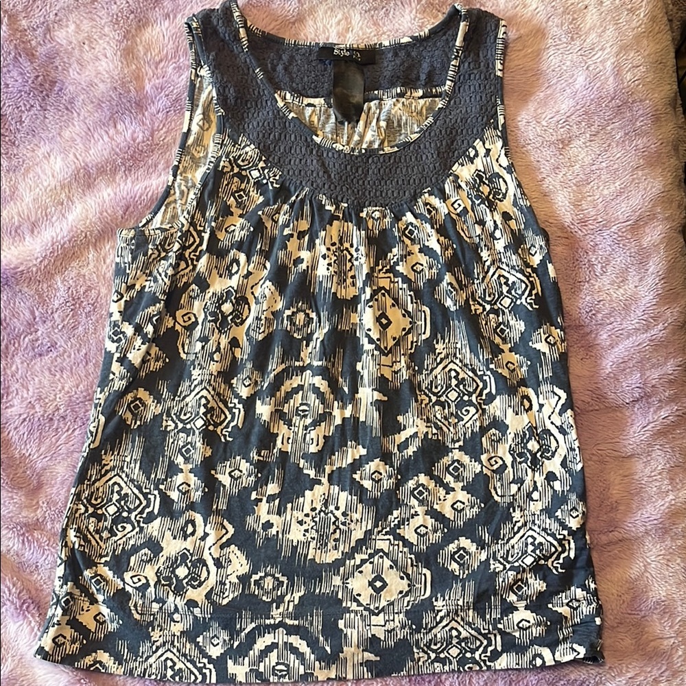 Stylish Women's Sleeveless Top -Blue Pattern